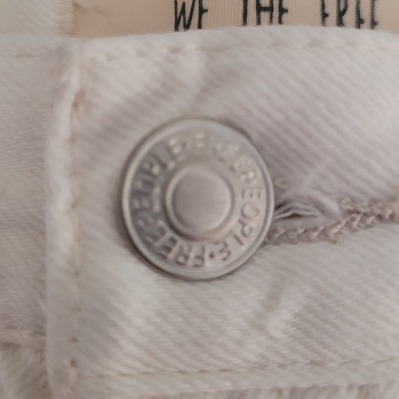 We the Free Distressed Grommet Denim Shorts Size 27 - Picture 10 of 16